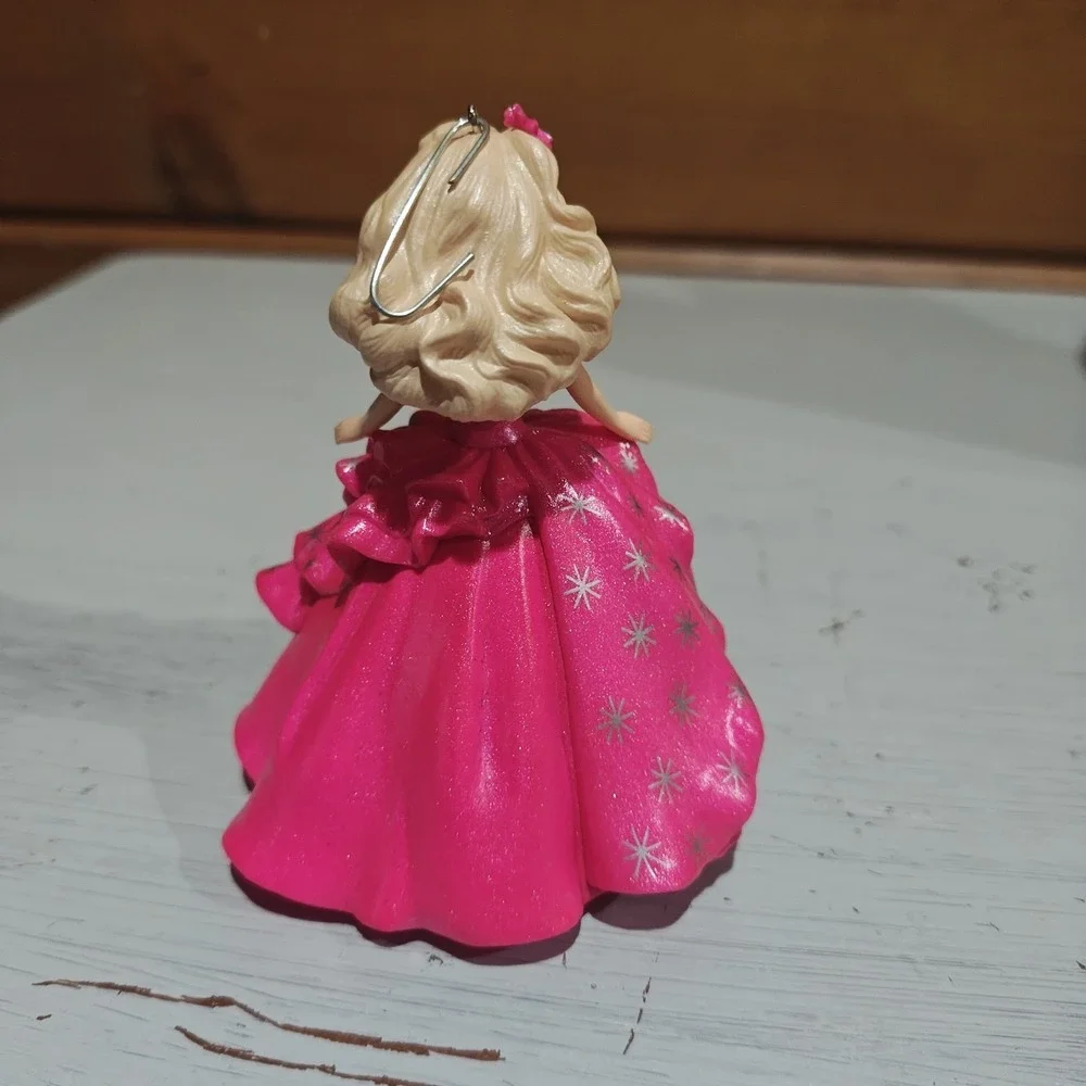 Hallmark Keepsake Barbie 1990 Happy Holidays Club Ornament 1998‎ -111-1-272 H2